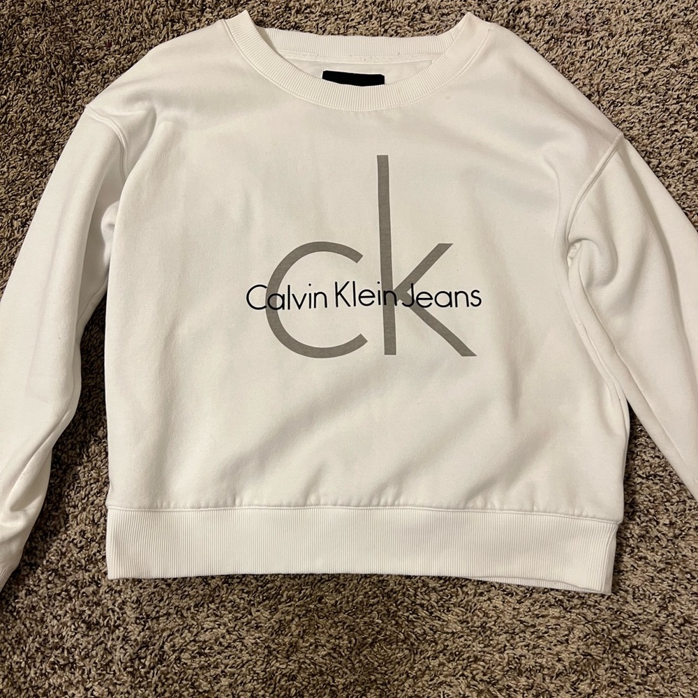 white calvin klein sweatshirt, size large